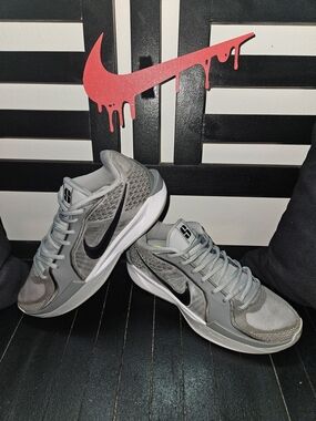 Nike Sabrina 2 TB 'Wolf Grey Smoke Grey Blk' (Women's) - Sz 7W/5.5M (HF3234-001)